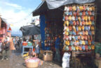 Puesto de m&aacute;scaras. Chichicastenango, Guatemala.