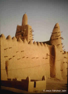 Tombuct�, Mezquita Djinguereiber (s. XIV)