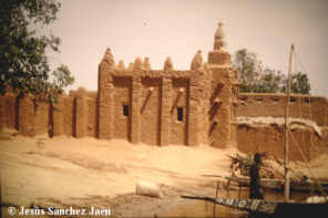Peque�a mezquita junto al Niger