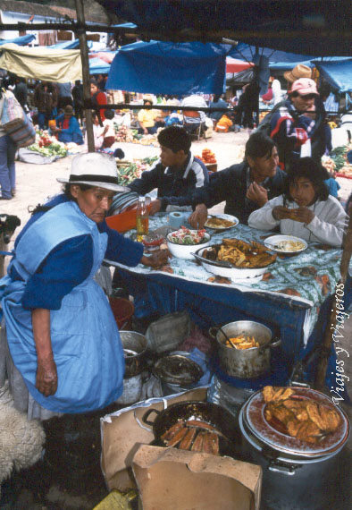Pescado frito para todos. Pisac, Per&uacute;