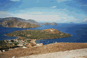 Puerto de Vulcano, con las E&oacute;lidas al fondo